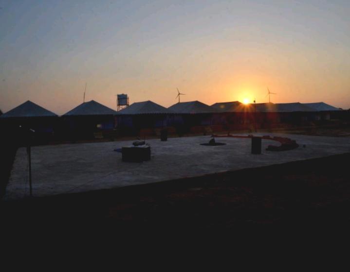 Sunrise Desert Resort With Swimming Pool 자이살메르 외부 사진